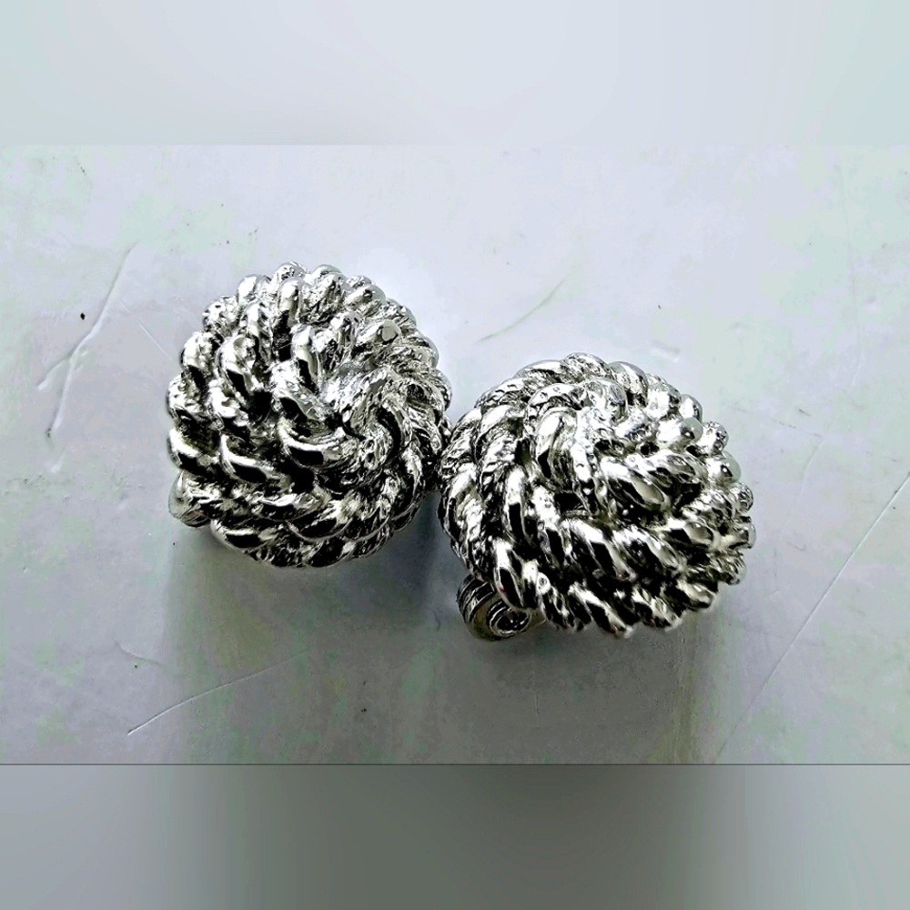 NWOT Monet nautical silver tone rope Knot clip on earrings
